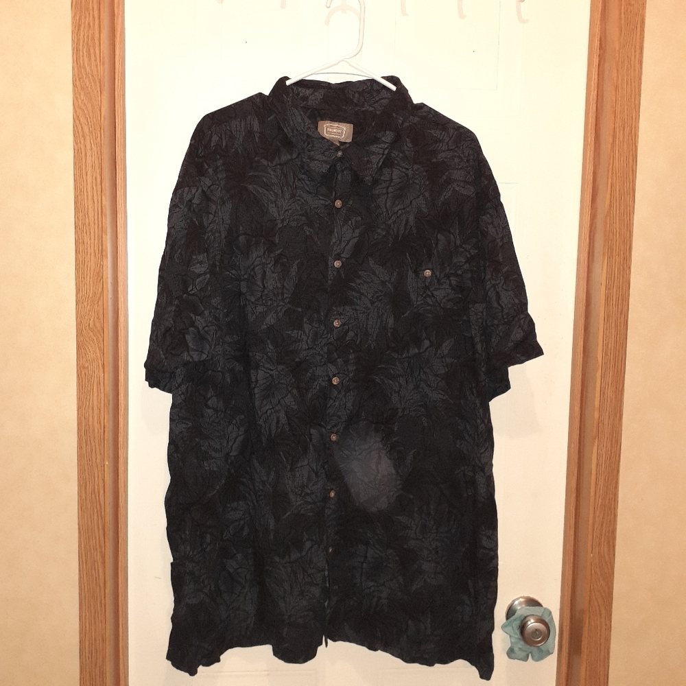 Foundry short sleeved button down Hawaiian shirt